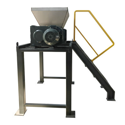 3000-10000KG/D ความจุในการประมวลผล เครื่องบดขยะอาหารที่มีมอเตอร์ป้องกันความอ้วนและความปลอดภัยที่มีประสิทธิภาพสูง