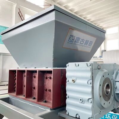 3000-10000KG/D ความจุในการประมวลผล เครื่องบดขยะอาหารที่มีมอเตอร์ป้องกันความอ้วนและความปลอดภัยที่มีประสิทธิภาพสูง